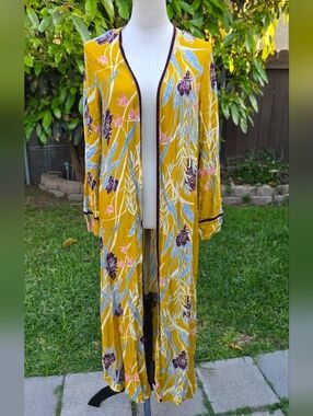 Xhilaration Yellow Boho Floral Kimono/Duster 100% Rayon Size Medium